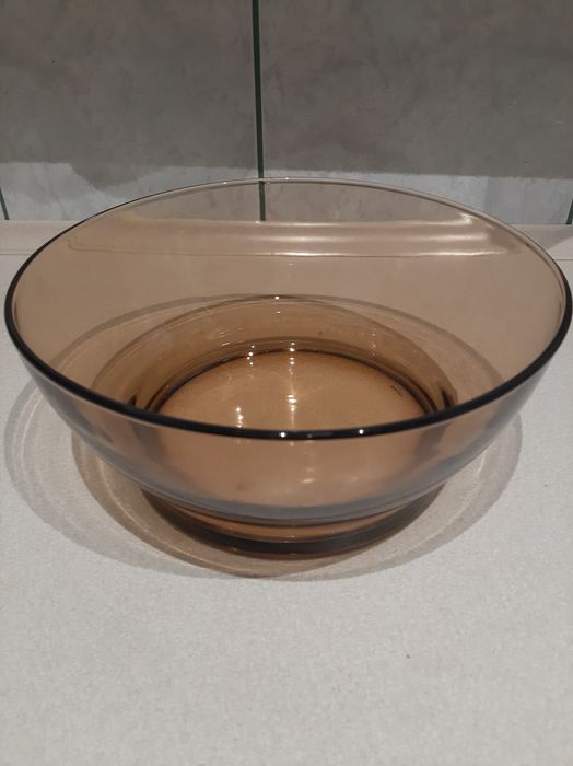 Salaterka szklana brązowa