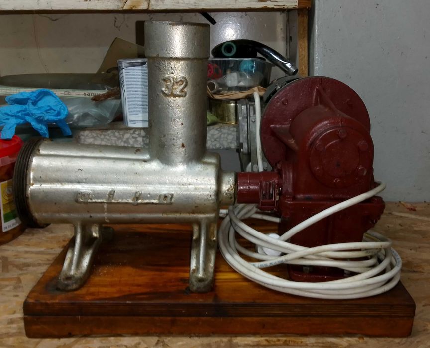 Maszynka do mięsa elektryczna
