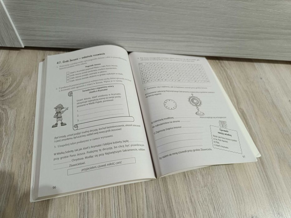 Podręcznik + ćwiczenia do religii dla klasy 4