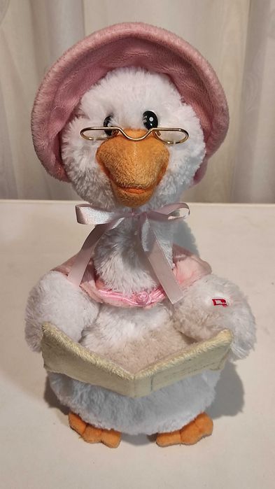 Мати-гуска,інтерактивна плюшева дитяч іграшка,Cuddle Barn Mother Goose