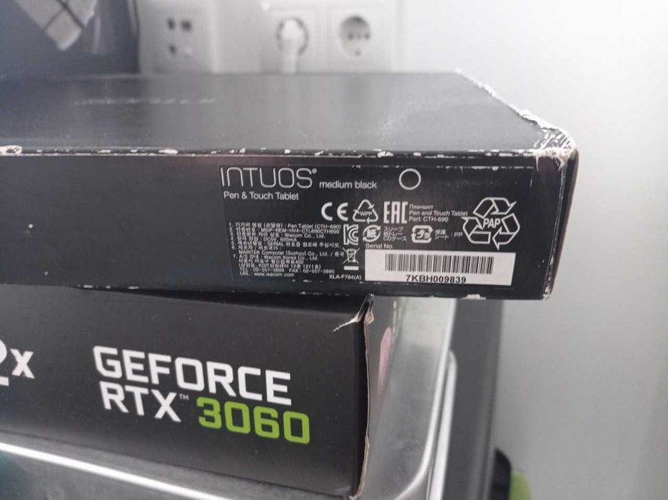 Tablet gráfico Wacom Intuos CTH-690 medium black