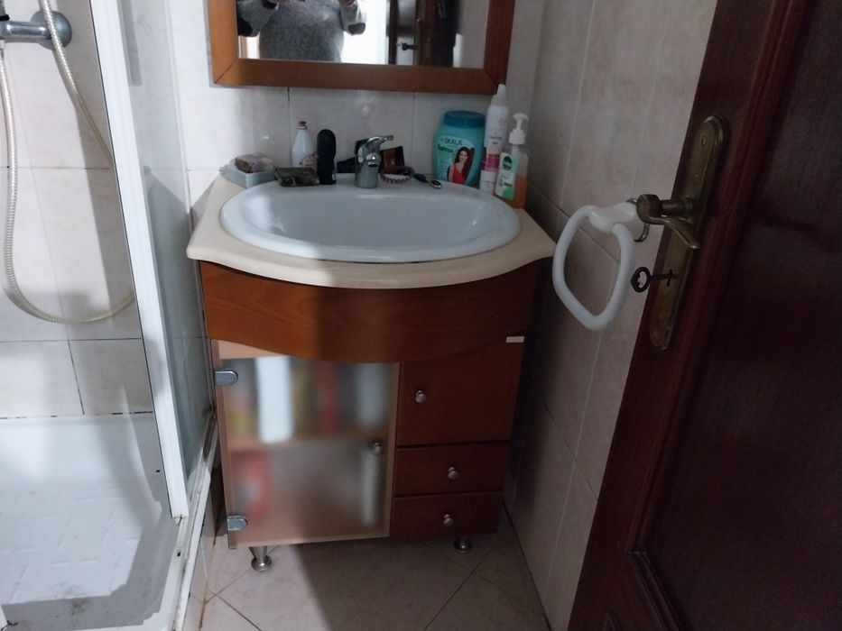 Móveis de casa banho com espelhos