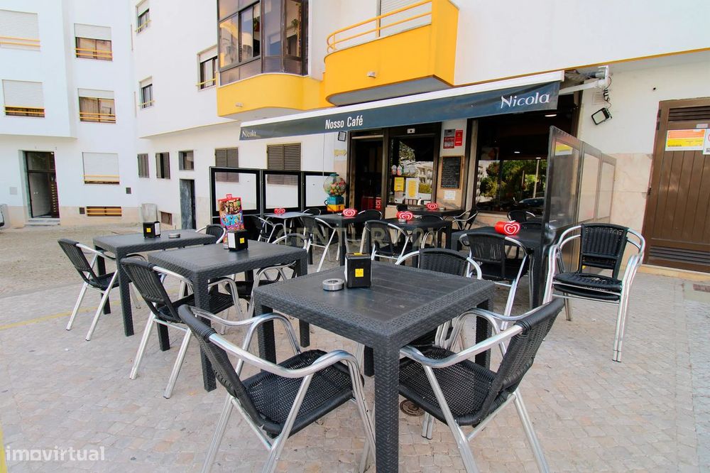 Café À Venda No Feijó / Almada