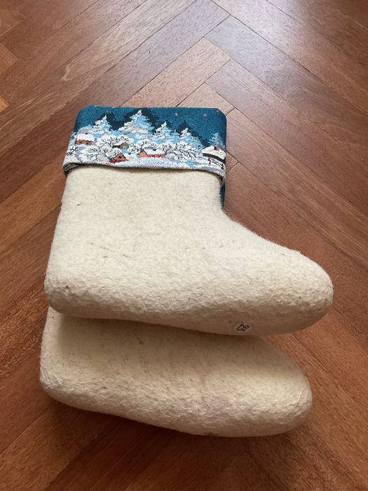 Валянки жіночі з вишиванкою