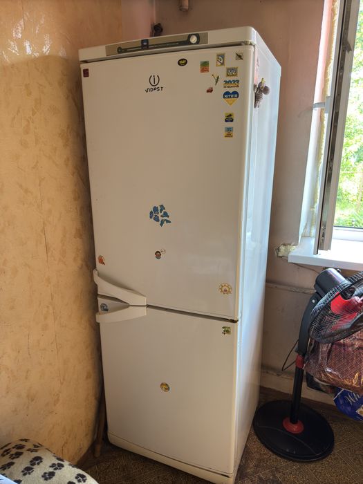 Холодильник Indesit гуртожиток/дача