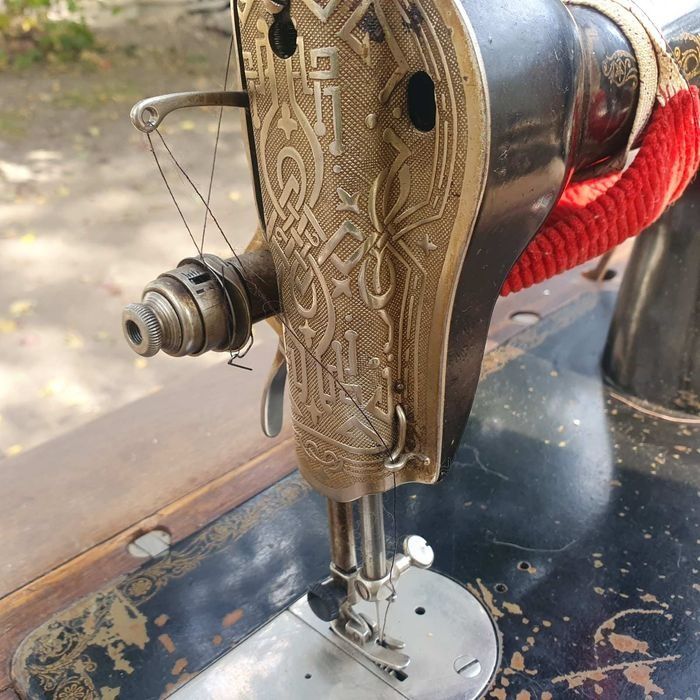 Швейная машина Singer