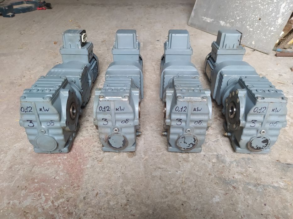 Мотор-редуктор 0,12 квт / 3 об.хв моторедуктор электродвигатель