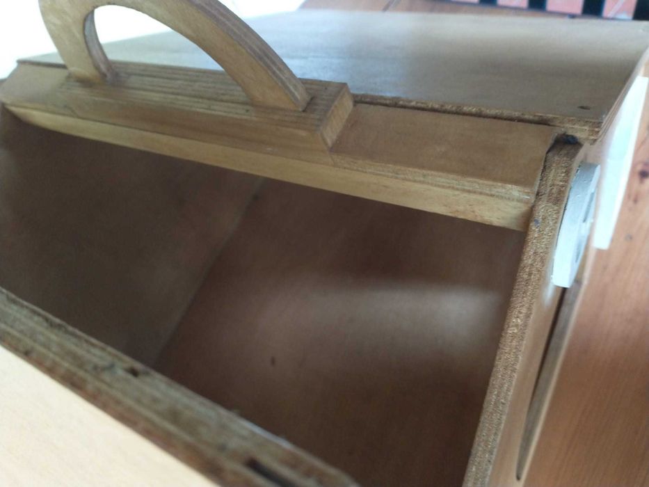 Casa para gato em madeira