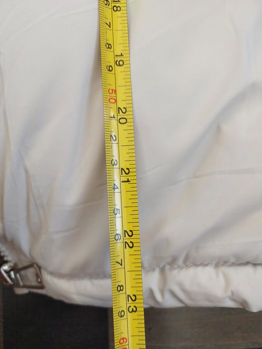 Пуховик вкорочений розмір М стан новго