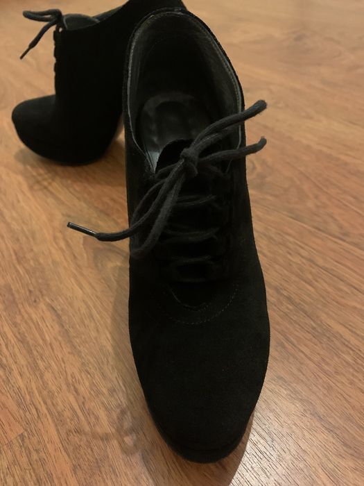 Prof, botins em pele de camurça pretos, tamanho 35