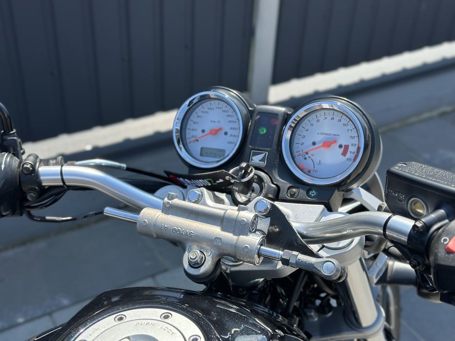 Honda Cb600F Hornet 2003 rest