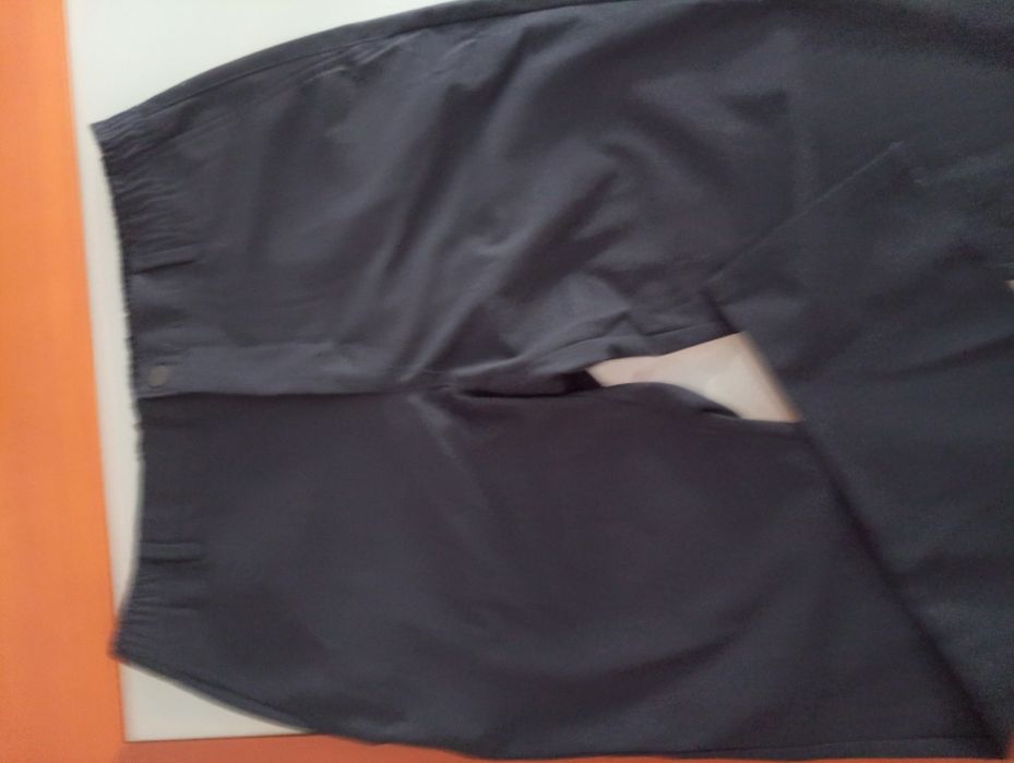 Calças de Homem de verão	Zara	Azul muito escuro/preto	- Como novas