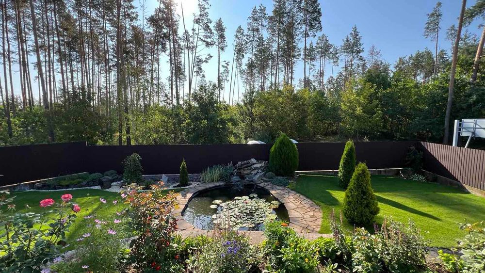Пропонується до продажу заміський будинок.