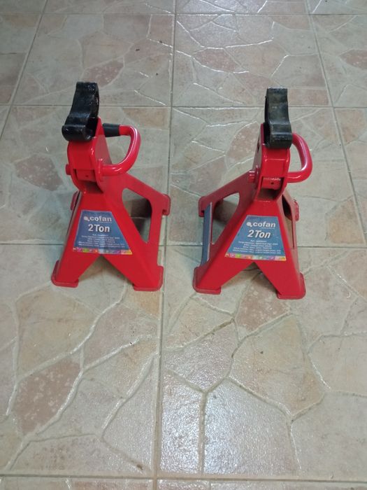 2 Cavaletes/preguiças Cofan