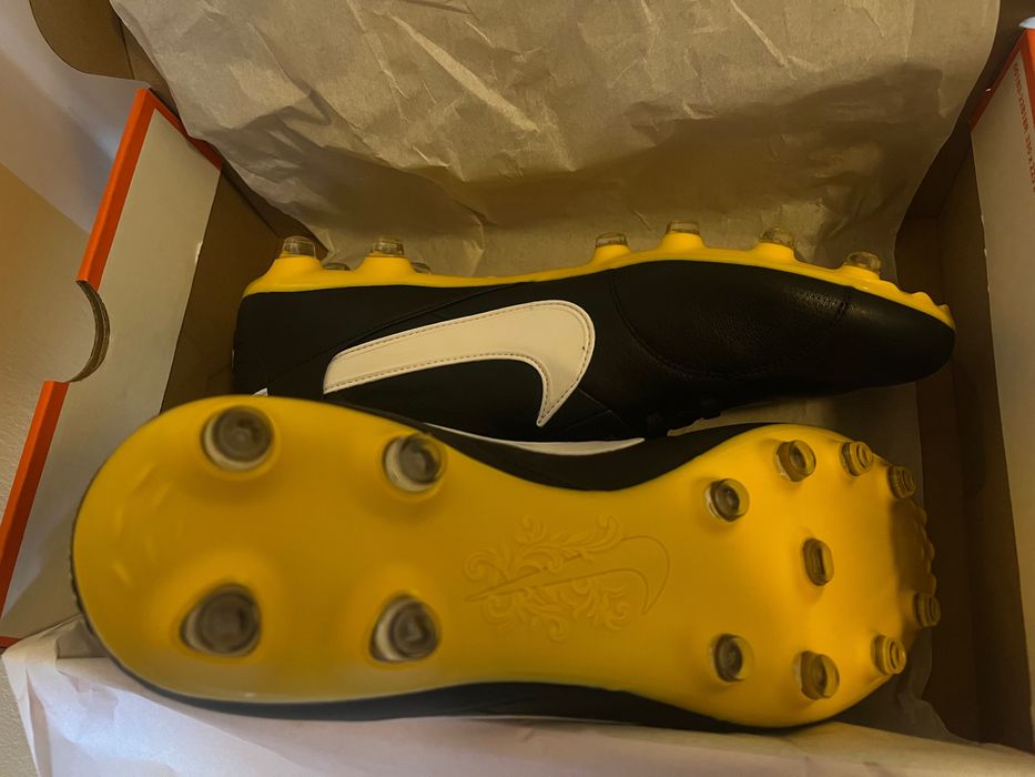Profesjonalne buty piłkarskie korki Nike Premier 3 III FG Orlik