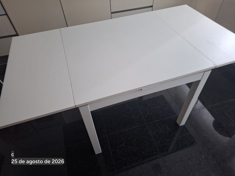 Mesa extensível IKEA BJURSTA branca 90x90 → 168cm