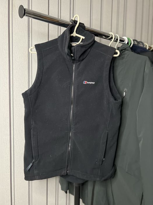 Флісова жилетка Berghaus — тепла та універсальна