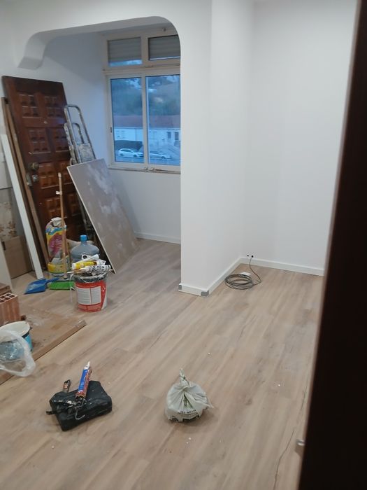 Instalação de pavimento Flutuante, Portas e rodapés