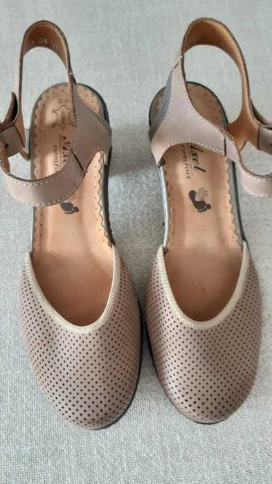 Skórzane sandały Axel beżowe