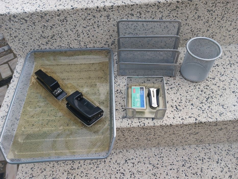 Conjunto para escritório para secretária com 8 peças  em metál novo