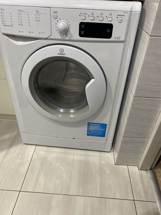 Pralka Indesit IWDE 7105 b na części