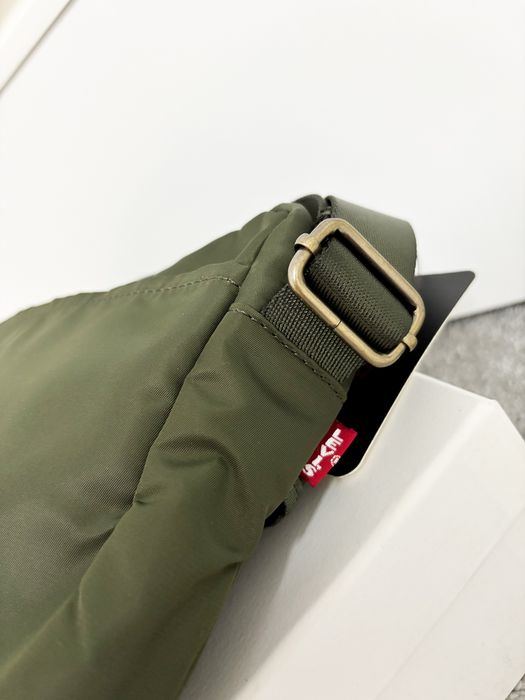 Нейлонова сумка levi’s® mission bay crossbody bag