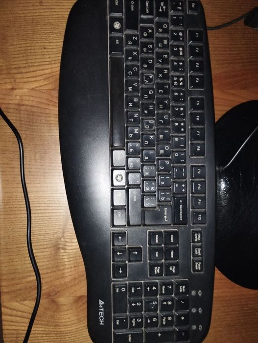 Продам  Компьютер с комплектацией монитор клавиатура игровая мы