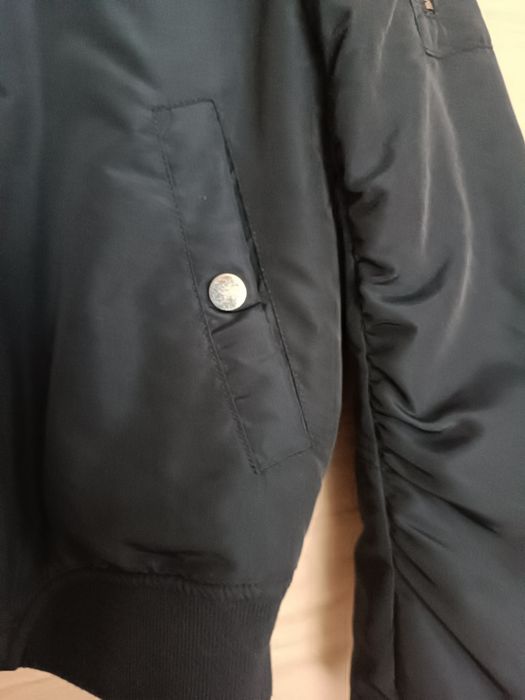 Granatowa kurtka Bomberka Stradivarius S