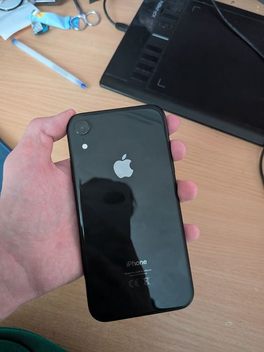 Продам iPhone XR 64GB black