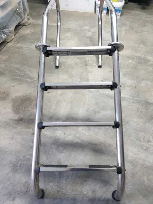 Vendo escadas Astral
4 degraus
Está como nova
300 €