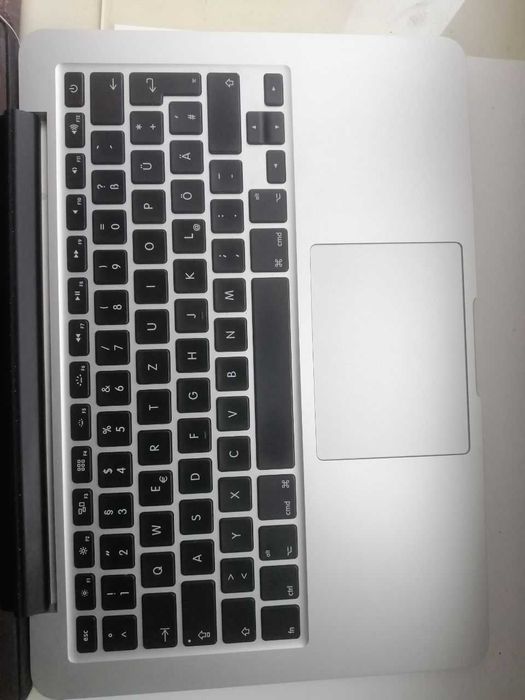 Ноутбук MacBook Pro 13,3" A1708 emc
