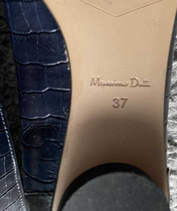 Оригинал.фирменные,кожаные туфли-балетки и тиснением massimo dutti