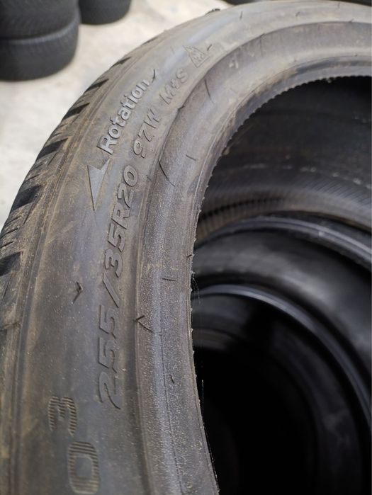 Пара зимової гуми 255/35/20 Hankook