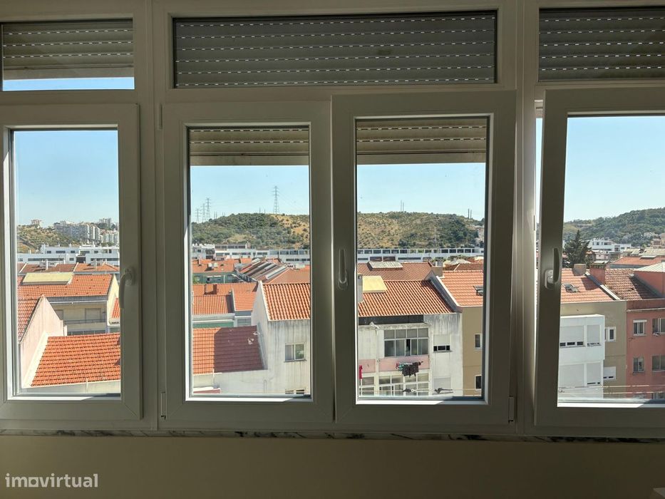 T2 Recuperado em Odivelas (10mins da estação de metro)