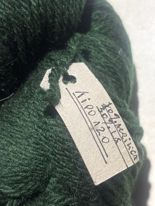 Meada verde-escura 70% acrílico 30% lã