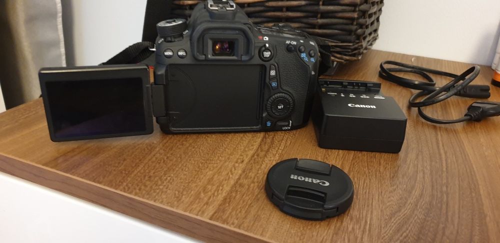 Canon Eos 70d : body obiektyw ładowarka torba wodoodporna
