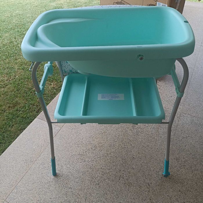 Banheira e muda fralda bebé chicco