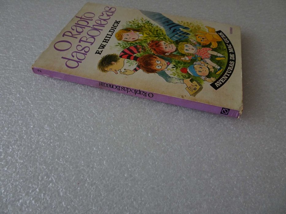 Livro - Aventuras de Mac Gurk - O Rapto das Bonecas - E. W. Hildich