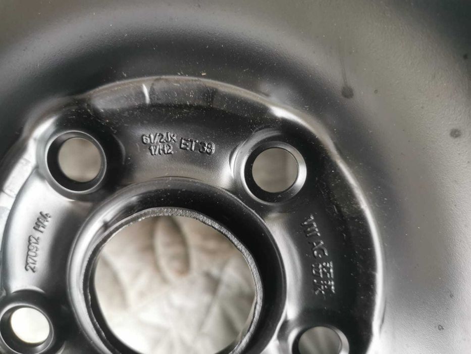 4x koła zimowe VW Audi Seat Skoda 215/65R17 nowe