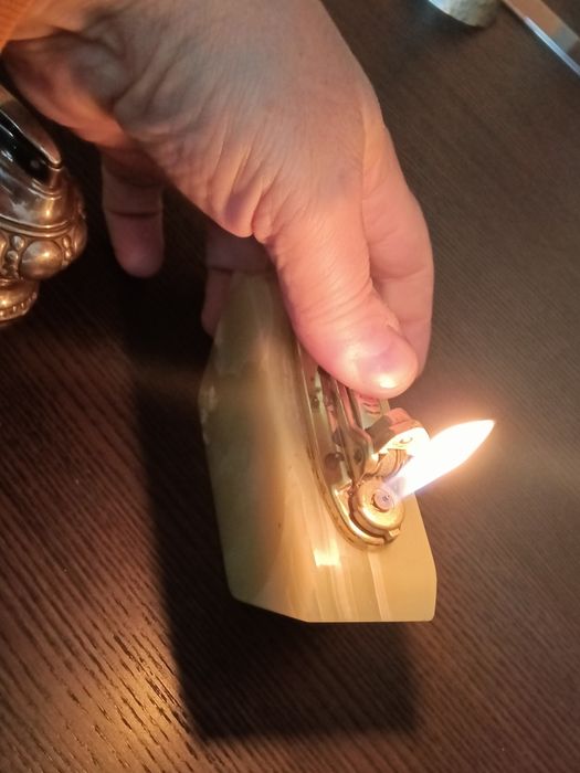 2 isqueiro de mesa ronson 1 a gás e outro a gasolina