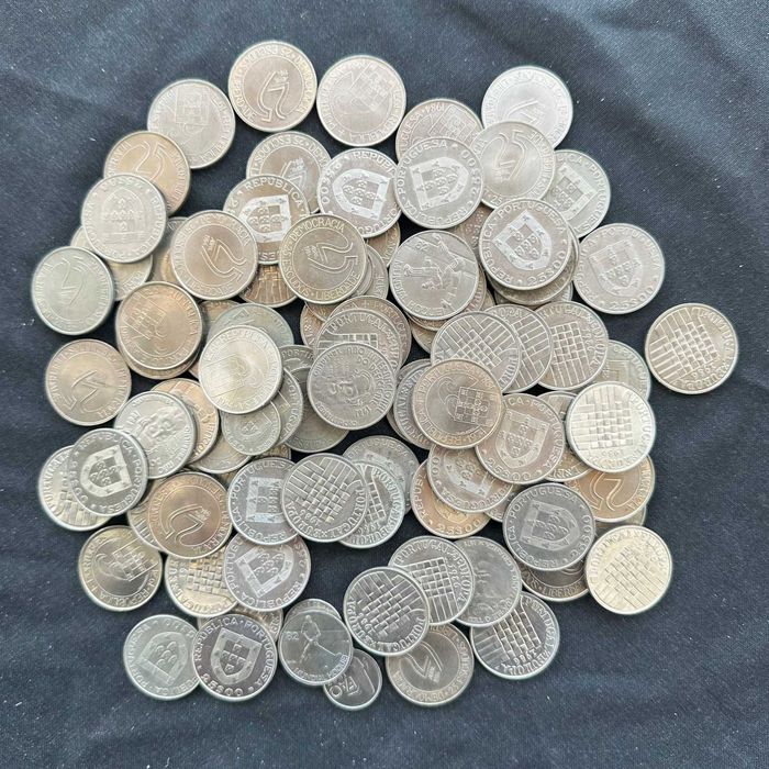 Lote de 100 Moedas - Comemorativas - Variadas