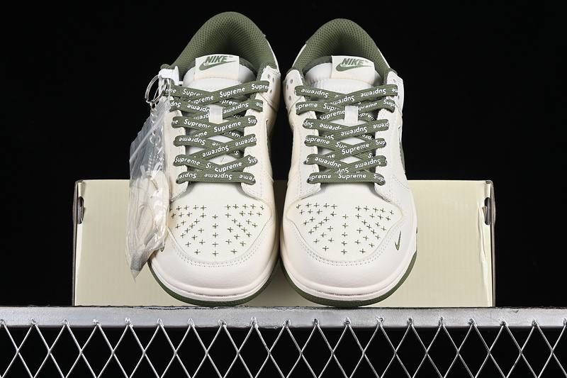 Nike dunk low x supreme
