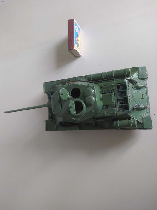 Танк Т-34-85 масштаб 1:35, рухома модель