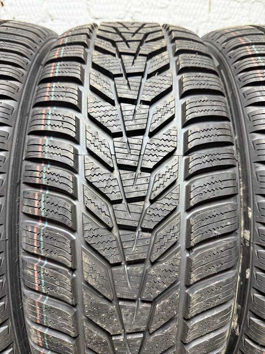 Зимові шини б/у 215/45 R18 Hankook Winter I*Cept Evo 3 (7244)