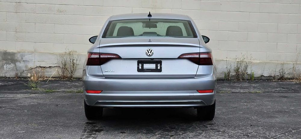 Volkswagen Jetta      2020