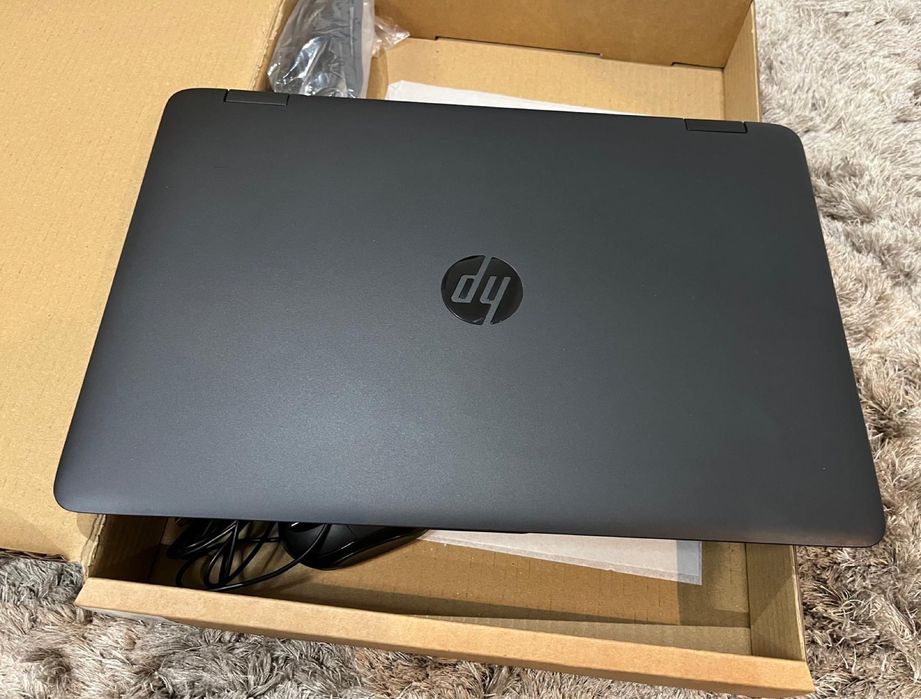 Pc portatil HP i7, 8gb, 256gb ssd, Windows Pro