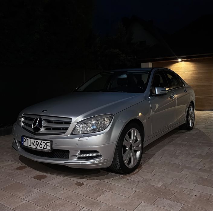 Sprzedam Mercedes-Benz C-Klasa  Sedan 2010 r. Awangarde Silnik: 2.2 CDI (170 KM)