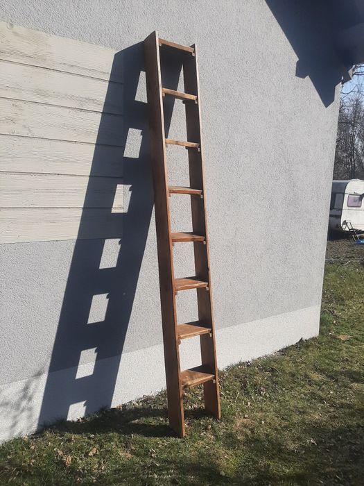 Schody, drabinka na antersole