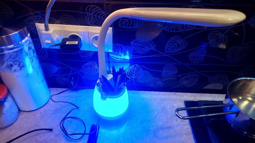 Lampka nocna lub biurkowa