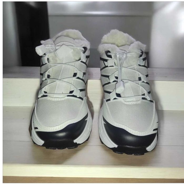 Зимові жіночі кросівки 24 см